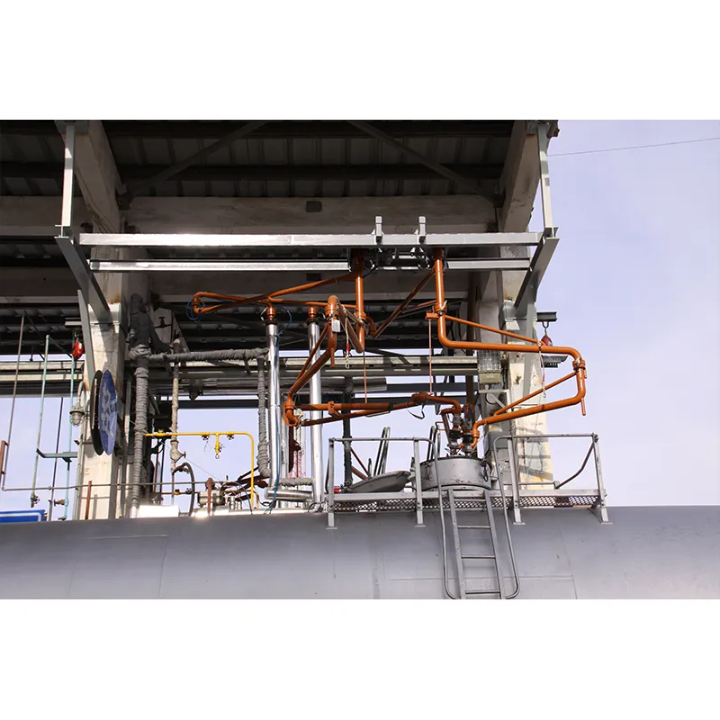 Наливной стояк для погрузки и разгрузки легких углеводородов в железнодорожные цистерны.1